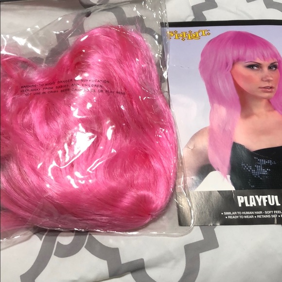 Pink wig - Picture 2 of 2
